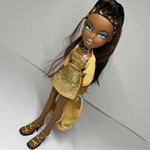Bratz Other - Vintage 2003 Bratz Formal Funk Sasha Doll Gold Dress Secondary Outfit Prom Y2k
